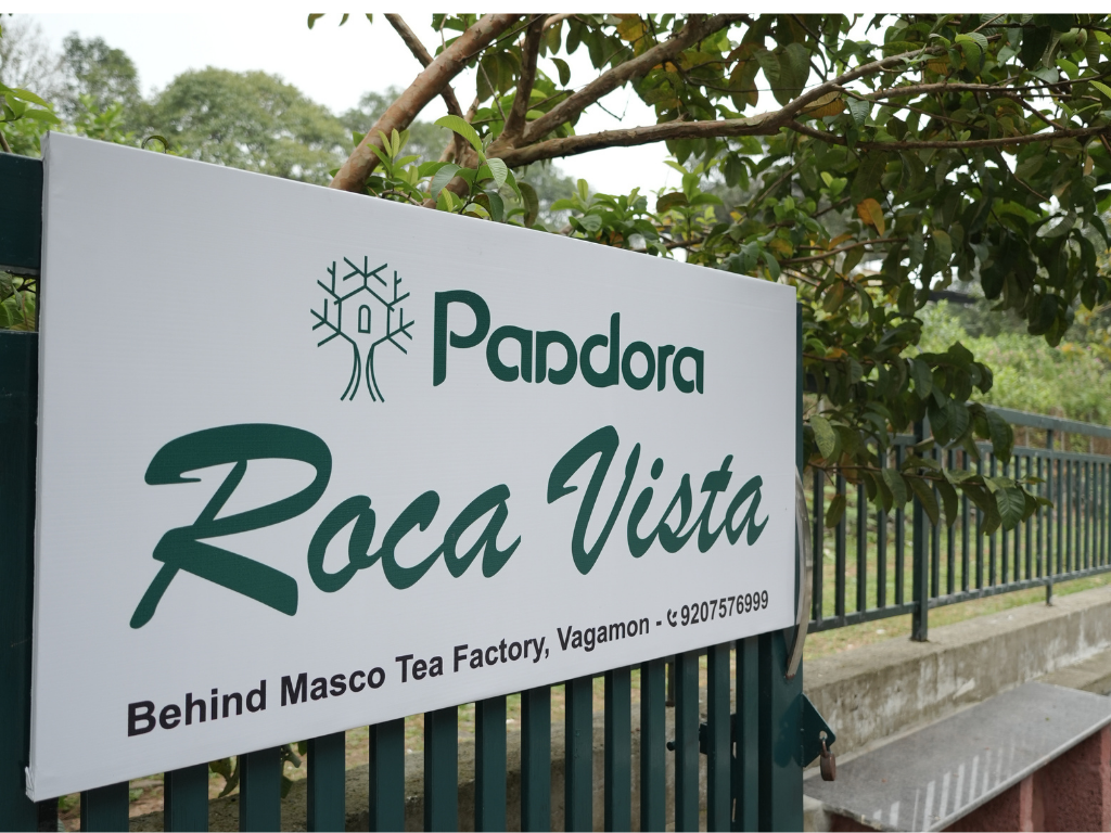 Roca Vista entrance sign